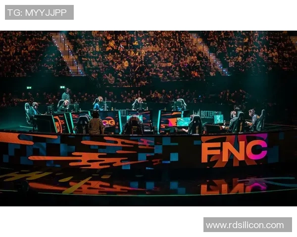 英雄联盟深度解析：FPX战队如何通过团队协作实现辉煌成就