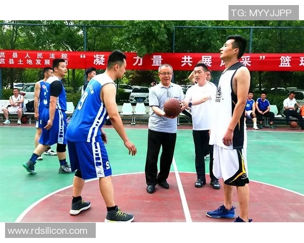 北爱尔兰与瑞士激战成平局双方在友谊赛中各展风采